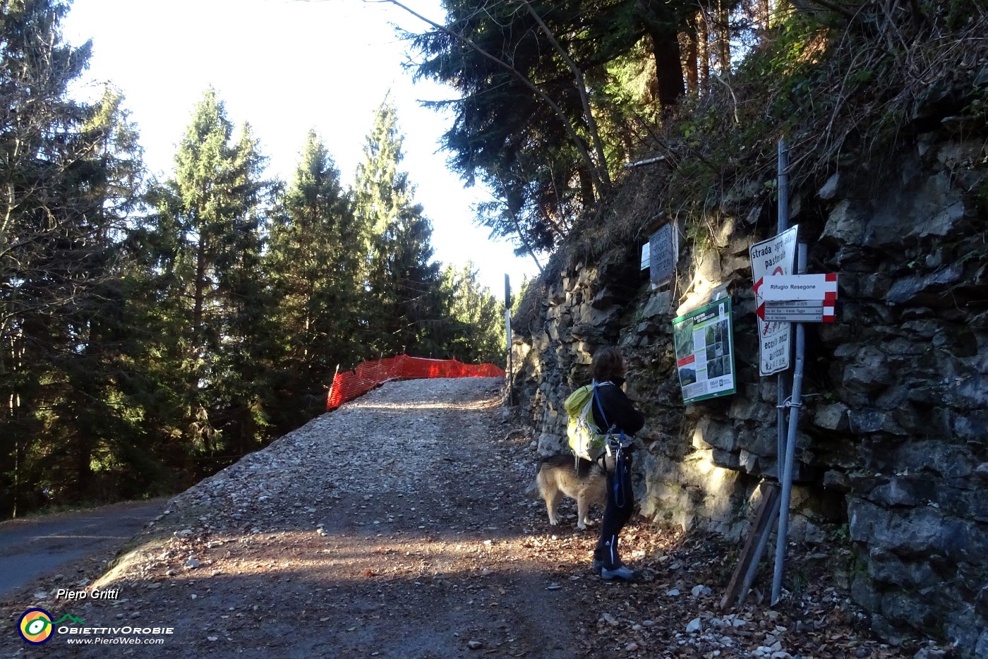 20 Proseguendo sulla strada-raccordo per Brumano siamo alla partenza..JPG -                                